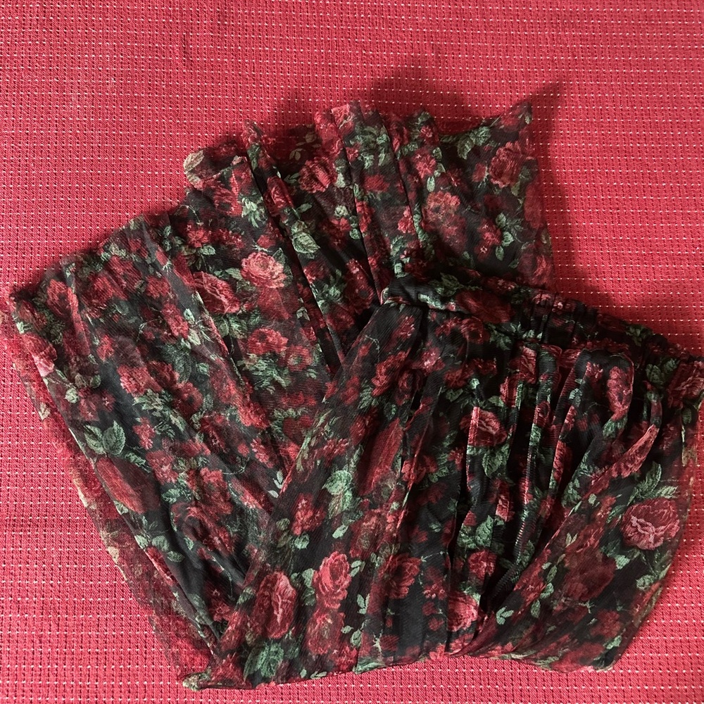 Stradivarius Floral skirt
